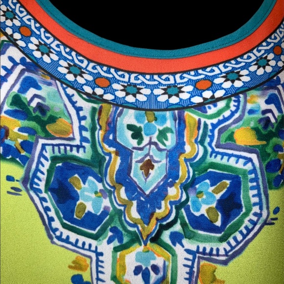 Very pretty and vibrant tank top by PEACH PUFF Medium - Picture 12 of 12